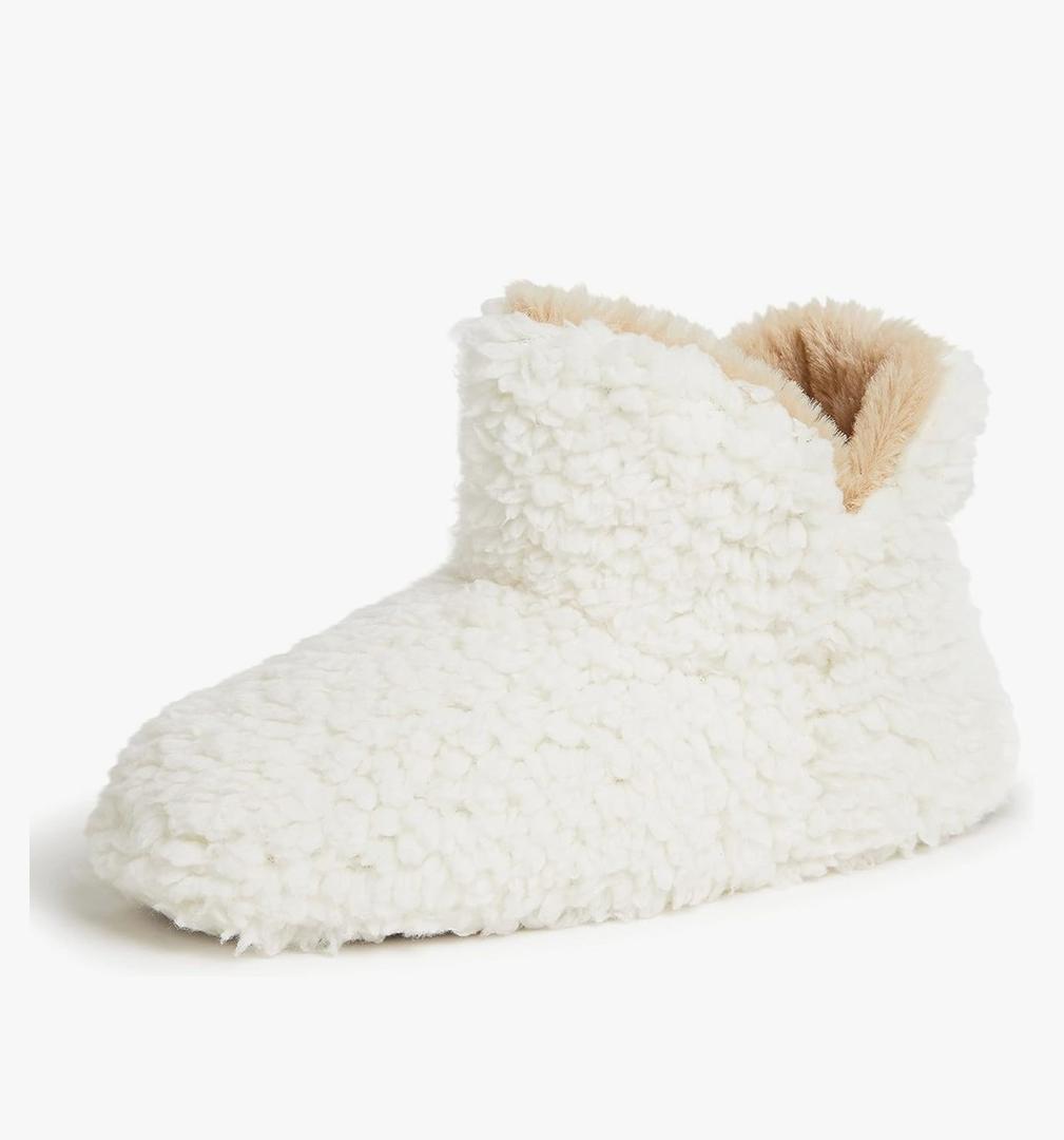 Dearfoams Women's Chelsea Faux Fuzzy Sherpa Indoor House Bootie Slipper, M