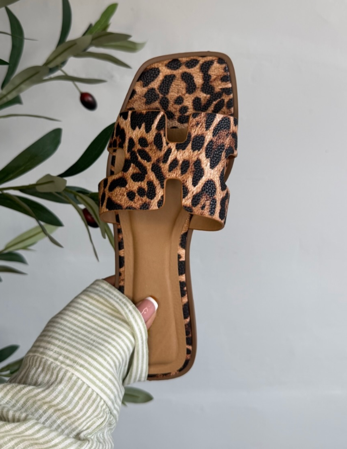 SODA Womens Sandals Slip On Fashion Flat Sandals Soft Memory Foam Slides Comfortable Leather Open Toe Slide For Summer Dressy 2026 Shoes 7