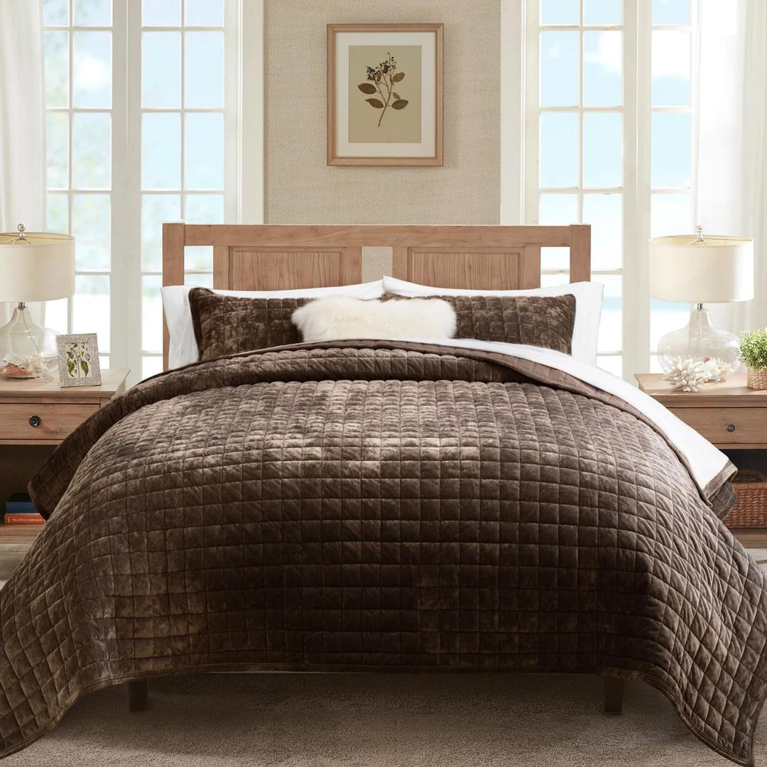 RECYCO Luxury Velvet Quilt Set King Size Bedding Sets, Ultra Soft Velvet Comforter Set, Lightweight Channel Box Stitch Oversized Bedspread Coverlet for All Season, with 2 Shams, Walnut Brown