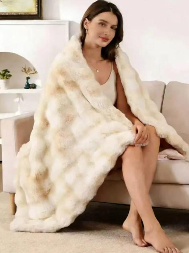 blunique Ultra Soft Cozy Faux Fur Throw Blanket, Fuzzy Plush Thick Bubble Blanket, Luxury Fluffy Blanket for Couch, Sofa, Bedroom, and Living Room, 50x60 Inches, Cream White