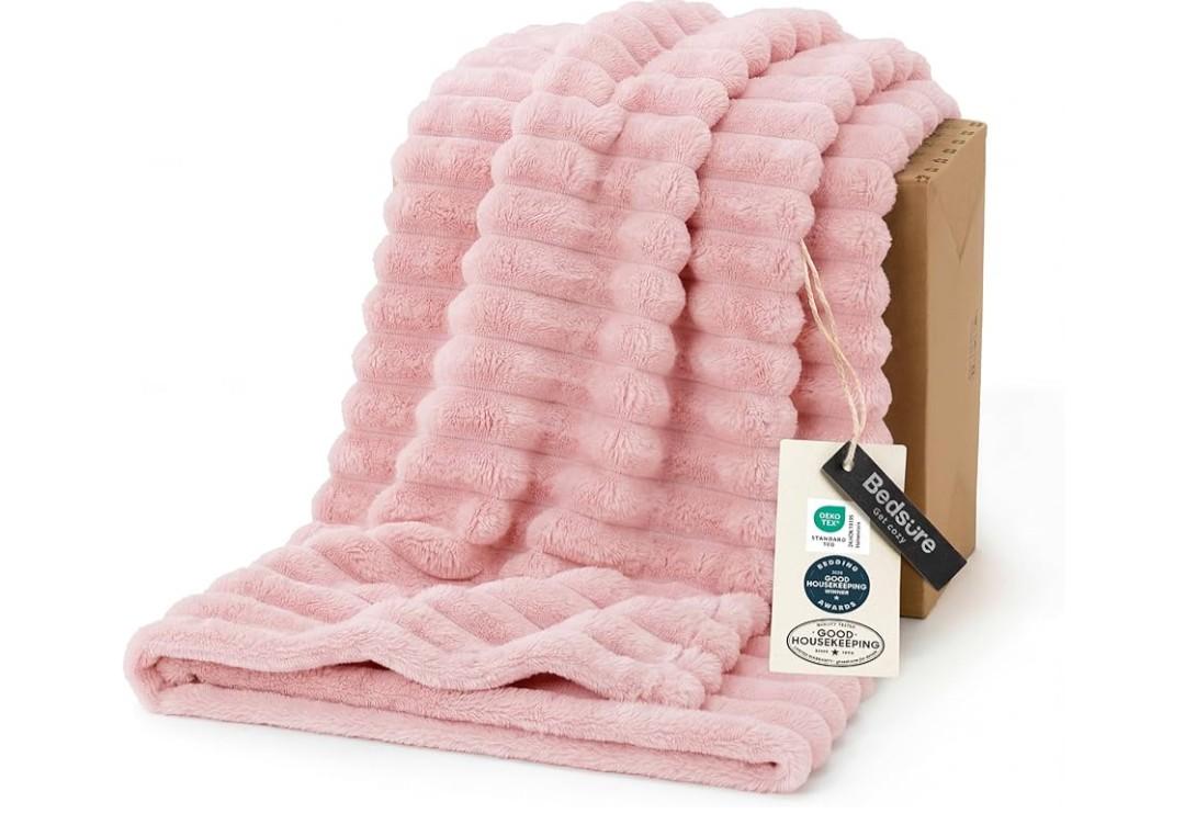 Bedsure GentleSoft Coral Pink Fleece Blanket for Couch - Super Soft Cozy Blankets for Women, Cute Small Blanket for Girls, 50x70 Inches
