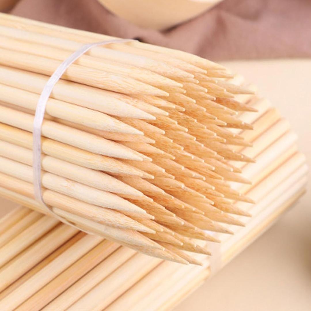 200Pcs 19.5" Natural Bamboo Skewers, Food Grade Wooden Skewers Sticks, Disposable BBQ Skewers for Grilling, Kabob, Fruit, Kitchen Crafting and Party Cooking Supplies, 5mm Thickened Long Bamboo Skewers