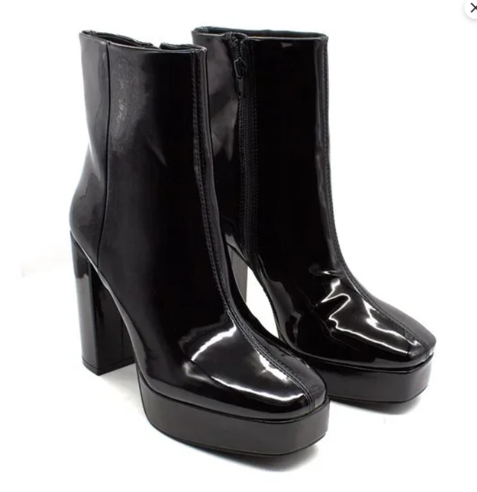 Madden Girl Women's Autum Ankle Boot, Size 8