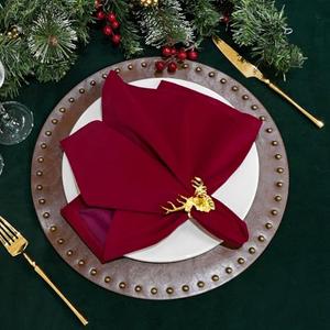 ZIWUROAD Christmas Red Napkins, 6 Pack Velvet Dinner Napkin, Soft Washable Reusable Cloth Napkins, Table Napkin for Dinner, Restaurant, Wedding, Christmas Party -18x18 Inch