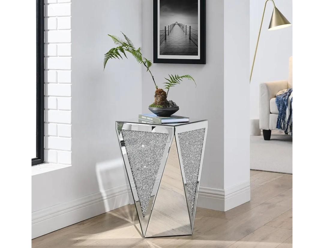 SSLine Inverted Triangular Mirrored End Table, Mirrored Nightstand End Tables Bedside Table, Silver Finished Mirror Accent Side Table for Bedroom, Living Room, Entryway, Hallway SSLine Inverted Triangular Mirrored End Table, Mirrored Nightstand End Tables Bedside Table, Silver Finished Mirror Accent Side Table for Bedroom, Living Room, Entryway, Hallway