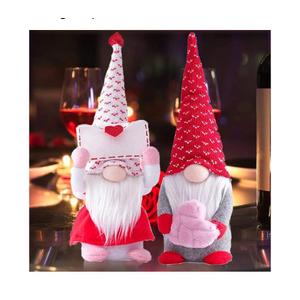 Vintend 2Pcs Valentines Day Gnomes Decorations, Handmade Valentine Gnome Decor Mr & Mrs Swedish Tomte Stuffed Gnomes Plush Doll Knomes Ornaments for Girlfriend Wife Women Girl Home Table Shelf