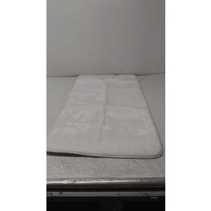 Floor Carpet White 23x44 In