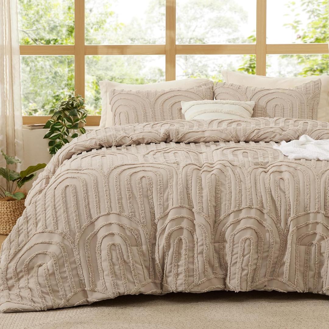 Bedsure Boho Tufted Khaki Comforter Set Queen Size, GentleSoft 3 Pieces Boho Farmhouse-Style Decor Bedding, Arch Bedding for All Seasons, 1 Bed Comforter, 2 Pillow Shams, 90x90 Inches