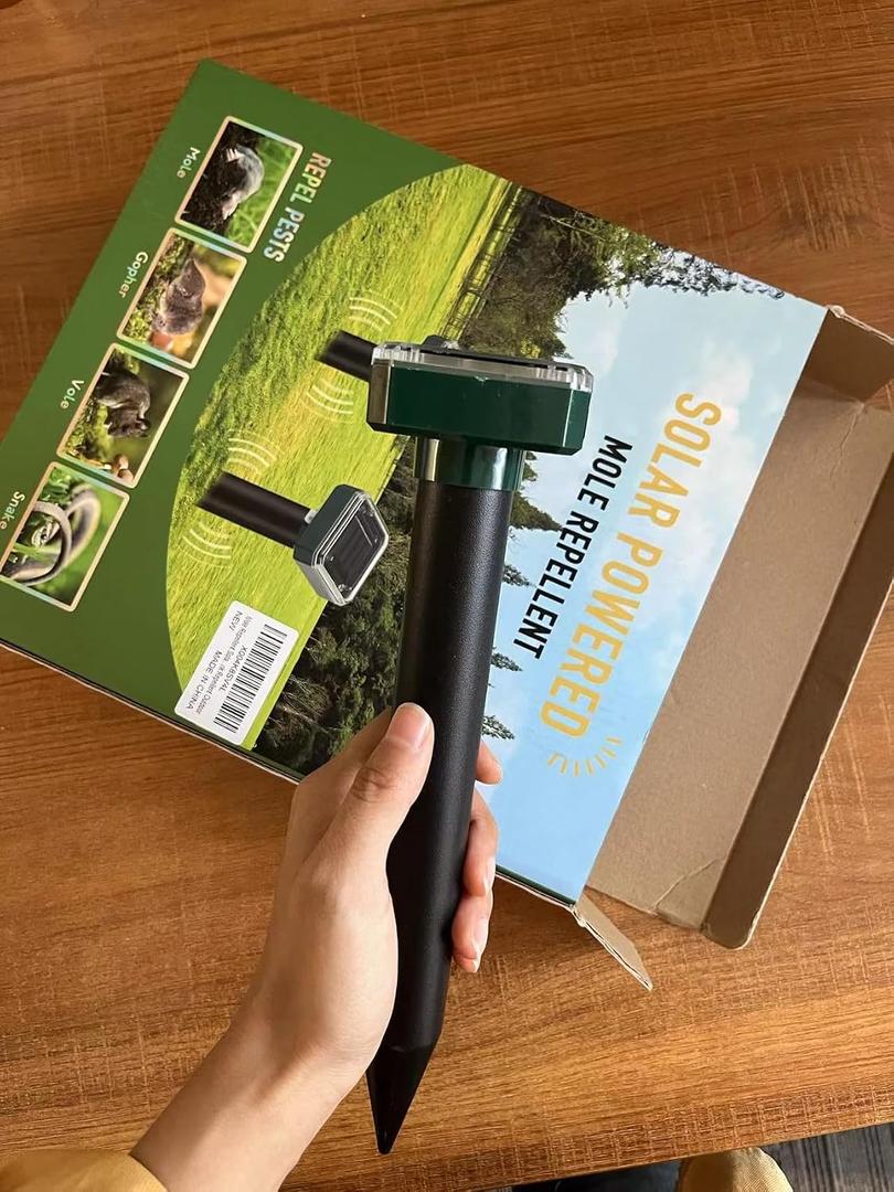 Mole Repellent for Lawns 8 Pack, Solar Powered Mole Repeller Ultrasonic Gopher Repellent, Outdoor Waterproof Vole Vibration Stakes,Sonic Gopher Deterrent Yard for Rodent Groundhog Snake Chipmunk