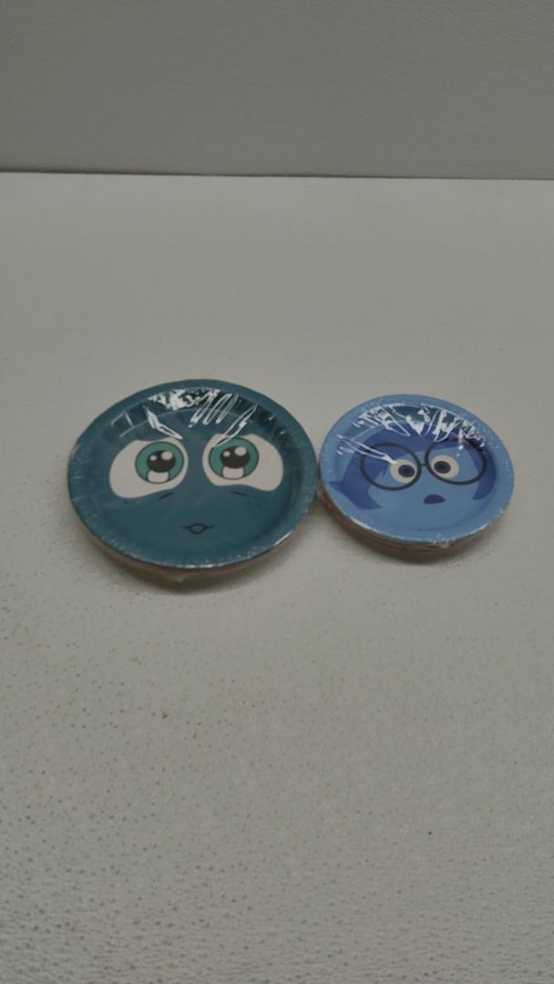 BirthDay Plates Inside Out, 25 small, 20 large