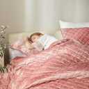 Cosybay Velvet Quilt Set Queen 3pcs Box Stitch Oversized Bedspread Coverlet, Full/Queen