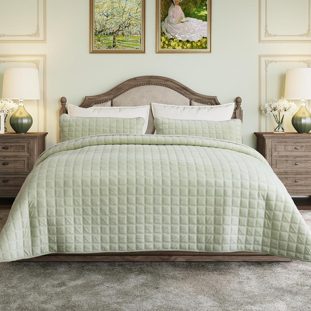 Fleeco Double-Sided Velvet Quilt King Size Comforter Set, 108"x 96" Lightweight Velvet Bedding Set, Ultra Soft Bedspread with 2 Matching Shams, for All Seasons, Sage Green