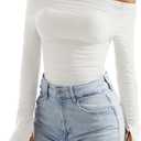 OMKAGI Women Long Sleeve Tops Boat Neck Off Shoulder Shirts Fitted Going Out Y2K Crop Top (X-Small, White)