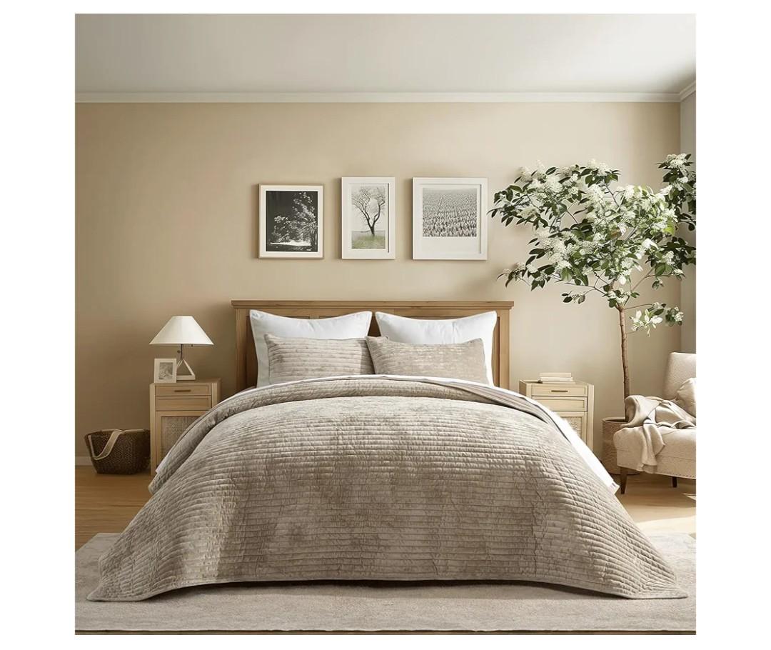 EVERGRACE Velvet Quilt Set King Size, Luxurious Soft Striped Channel Bedding Set, Lightweight Velvet Comforter for All Season, Oversized Bedspread Coverlet with 2 Matching Shams, Beige Taupe