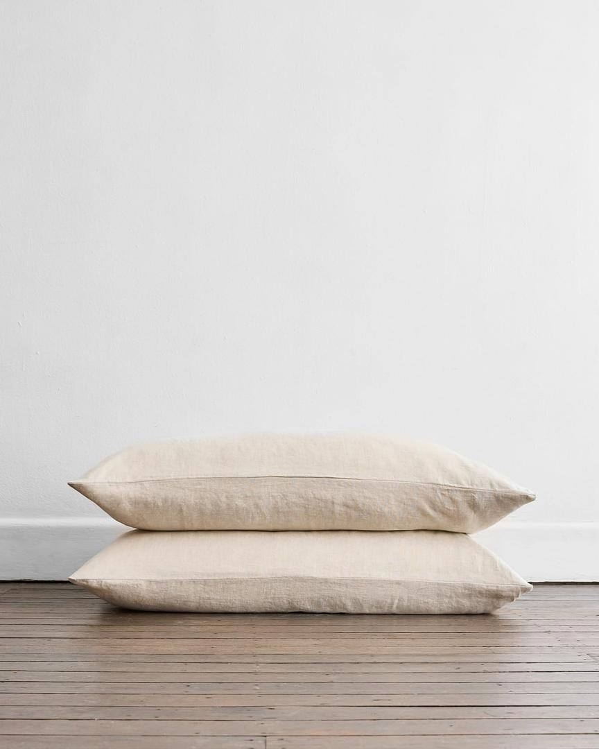 Bed Threads - Linen Pillowcases - 100% French Flax Linen - Luxury & Eco-Friendly - Breathable, Natural & Soft - Envelope Opening - Machine Washable - King Size - 40 x 20 - Set of 2 - Oatmeal