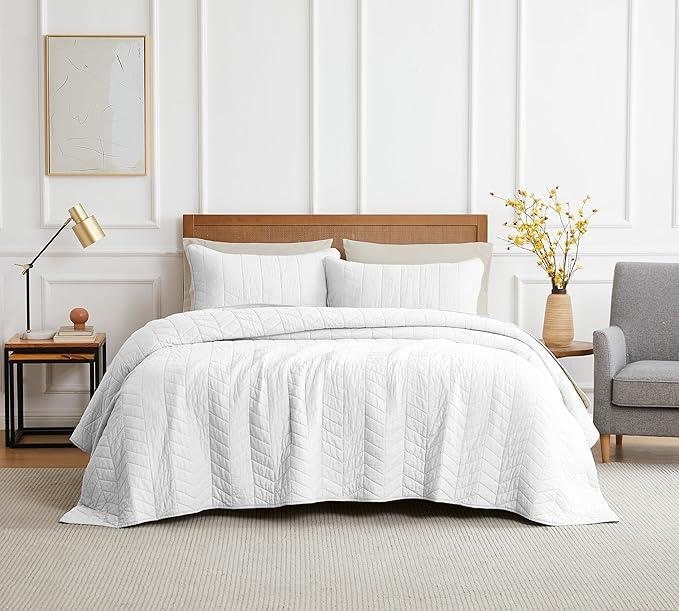 Dreamy Nights Comfy Delights Quilt Set Queen Size, Lightweight Luxury Crushed Corduroy Comforter, Soft Cloud Bedding, Cream White Vintage Bedspread Coverlet with 2 Pillow Shams for All Season, 3 Pieces, 90×96+20×26(2)in, White