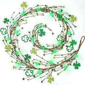 Timer - Lighted St Patricks Day Garland St Patricks Day Decorations, 6 Ft Shamrock Garland with 20 Green Lights Berried Artificial Clover Garland Irish St. Patrick's Day Decor for Home Mantle Table