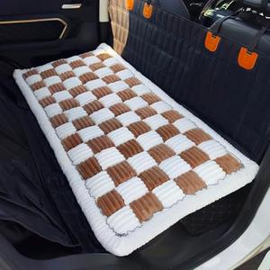 AEEISHOMEREFORM Backseat Pet Bed Mat, Truck Plaid Dog Bed for Car Back Seat, Deluxe Dog Seat Covers, Non-Slip Travel Pet Mat, Fit for Backseat Extenders and Trucks SUVs