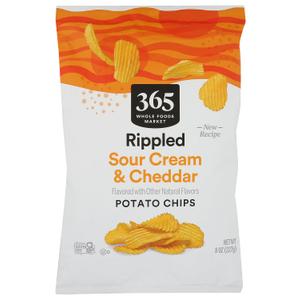 5 x 365 by Whole Foods Market, Sour Cream Cheddar Rippled Potato Chips, 8 OZ (EXP 11/01/26)