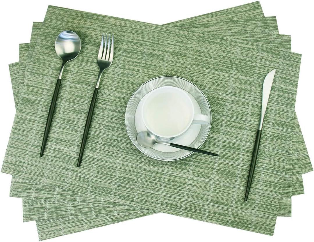 Woven Placemats Set of 4 Vinyl Heat-Resistant Table Mats Washable Kitchen Placemats for Dining Room (Grass Green)