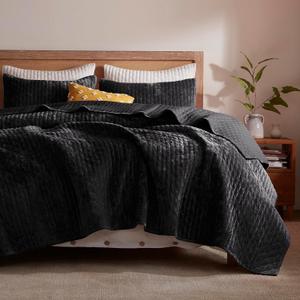 Velvet Quilt California King Size 118''x106'', Lightweight Black Velvet Comforter Set with 2 Matching Shams, Soft Cross Stitch Bedspread Coverlet, Oversized King Bedding Set for All Season