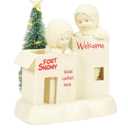 Department 56 Snowbabies Christmas Jubilee Frosty Frolic Fort with Tree Lit Figurine, 5.51 Inch, Multicolor