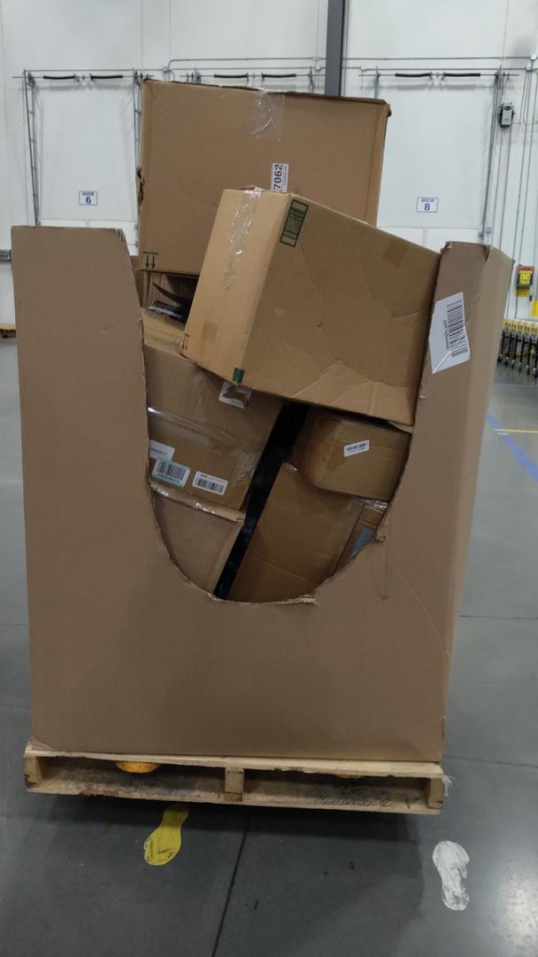 Pallet of salvage items
