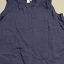 Amazon Essentials Women's Relaxed Fit Sleeveless V-Neck Woven Shirt (Large)