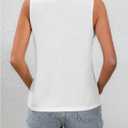 Women's Cute Giraffe Printed Tank Top Funny Summer Animal Graphic Sleeveless Tee Shirt (White)