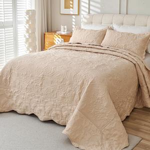 EVENHUG Oversized King Quilt California King Size Lightweight Bedding Set Reversible Bedspread Coverlets for All Seasons 3 Piece (Beige 120"x120")