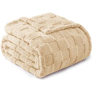 Exclusivo Mezcla Twin Size Flannel Fleece Blanket, Super Soft and Warm Lightweight Checkered Pattern Blankets for All Seasons, 60x80 Inches, Beige (Camel)