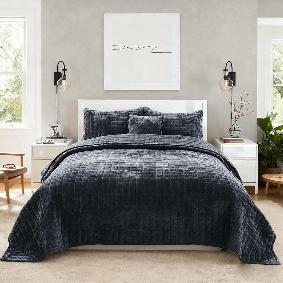 Quilt Set Oversized King Size 120x128 Luxurious Velvet Bedding Sets with 2 Pillow Shams 20x36 3 Pieces Ultra Soft Quilted Bedspread Coverlet Comforter for All Season,Grey Blue