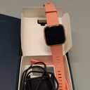 Fitbit Versa Smart Watch, Peach/Rose Gold Aluminium, One Size (S & L Bands Included)