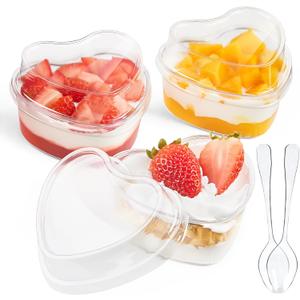 Qeirudu 50 Pack 5 oz Heart Shaped Dessert Cups with Lids and Spoons, Mini Dessert Shooter Cups Cute Plastic Parfait Cups for Party Serving Cheesecake Mousse Pudding