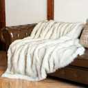 Battilo Large White Faux Fur Throw Blanket for Bed, 60"x80", Tip-Dyed