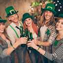 XunYee 60 Sets St. Patrick's Day Shamrock Bracelet Party Favors for Guest St. Patrick's Day Lucky Silicone Wristband Irish Blessing Cards and Bags Irish Party Gift for Women Family Friends Colleagues