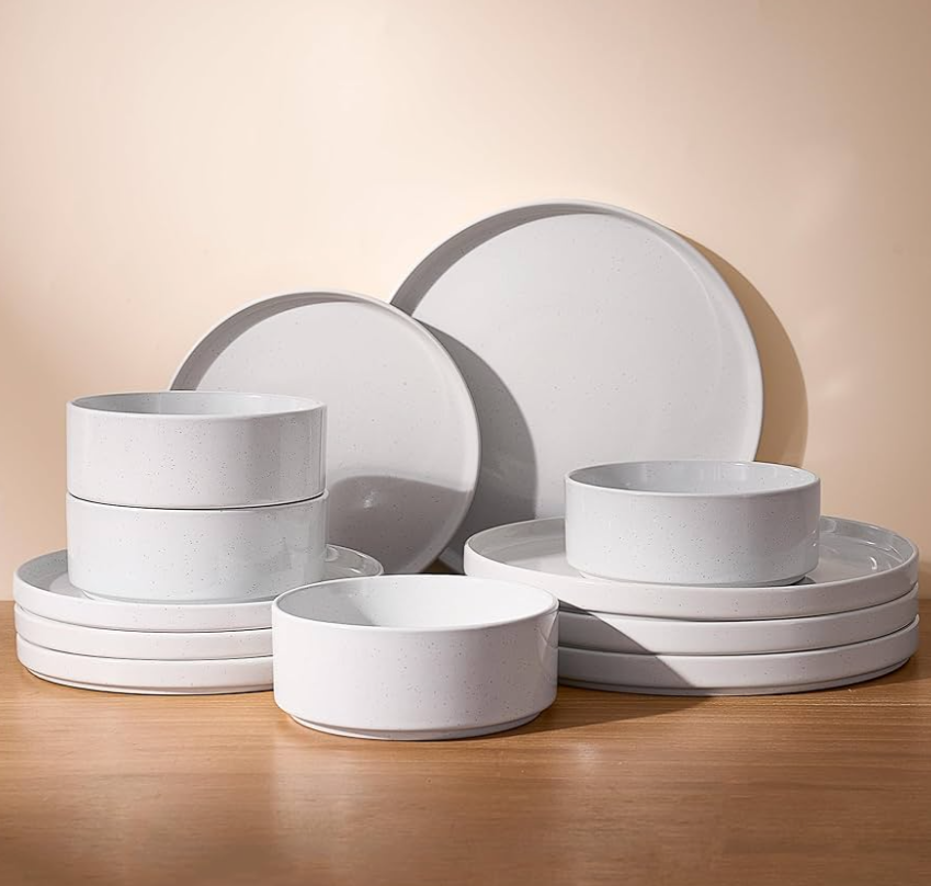 Famiware Eden Plates and Bowls Sets, Stoneware Dinnerware Sets with Gold Trim, 12 Pieces Dishes Set for 4  Chip and Scratch Resistant, Microwave and Dishwasher Safe, White Circle