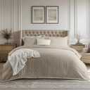 Bedsure King Quilt - Taupe Bedspread King Size & Lightweight Comforter, Modern Farmhouse Coverlet with Clover Pattern, Ultra Soft All-Season Bedding, 106 x 96 Inches | Stitch-Free Quilting, Ultra Soft, Lightweight, Machine Washable, Pet-Friendly