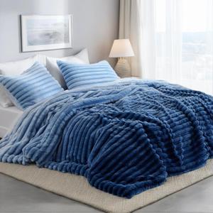 Cuddly Ribbed Fluffy Comforter Set Queen, Super-Soft Blue Ombre Plush Fleece Bedding Set, Warm Fuzzy Queen Size Comforter with Matching Shams, All-season Cozy 3-Piece Bed Set, Blue Ombre