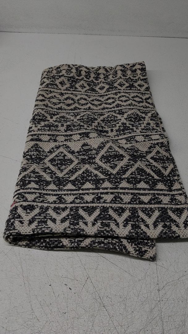 TAHARI Rectangular Rug Size 4×6
