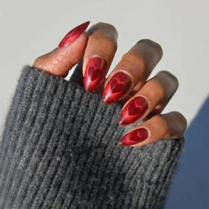 Glamnetic Press On Nails - Sent With Love | Short Almond Fake Nails in Bright Red with Cat-Eye Magnetic Heart Designs in a Velvet Finish | 15 Sizes - 30 Nail Kit with Glue