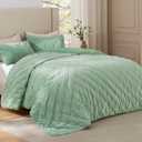 Bedsure Velvet Fleece Comforter Set Queen, Sage Green Lightweight Quilted Bedding Set, Soft Warm Blanket for All Season, 3 Pieces, 1 Comforter (90" x 90") and 2 Pillow Shams (20" x 26")