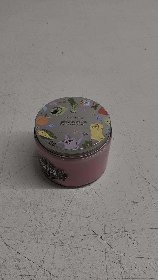 House Of Velas Marigold & Fresh Soil 13 Oz Candle