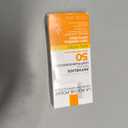 La Roche-Posay Anthelios Sunscreen SPF 40, Ultra-Light Fluid Broad Spectrum SPF 40, Face Sunscreen with Titanium Dioxide Mineral, Lightweight & Fast-Absorbing, Oil-Free, Matte Finish