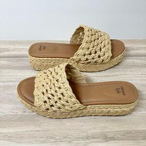SWEET LIFE Raffia Platform Sandal Slides Resort Vacation Preppy Beach Size 6