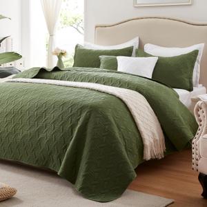 LEAONME Oversized California King Size Quilt Set, Lightweight Olive Green Bedspread-118''x106'', Soft Summer Quilt Bedding Sets for All Seasons-3 Pieces (Includes 1 Quilt, 2 Shams)
