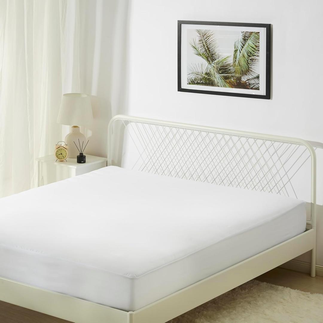 Amazon Basics Zippered Mattress Encasement - Waterproof, Queen