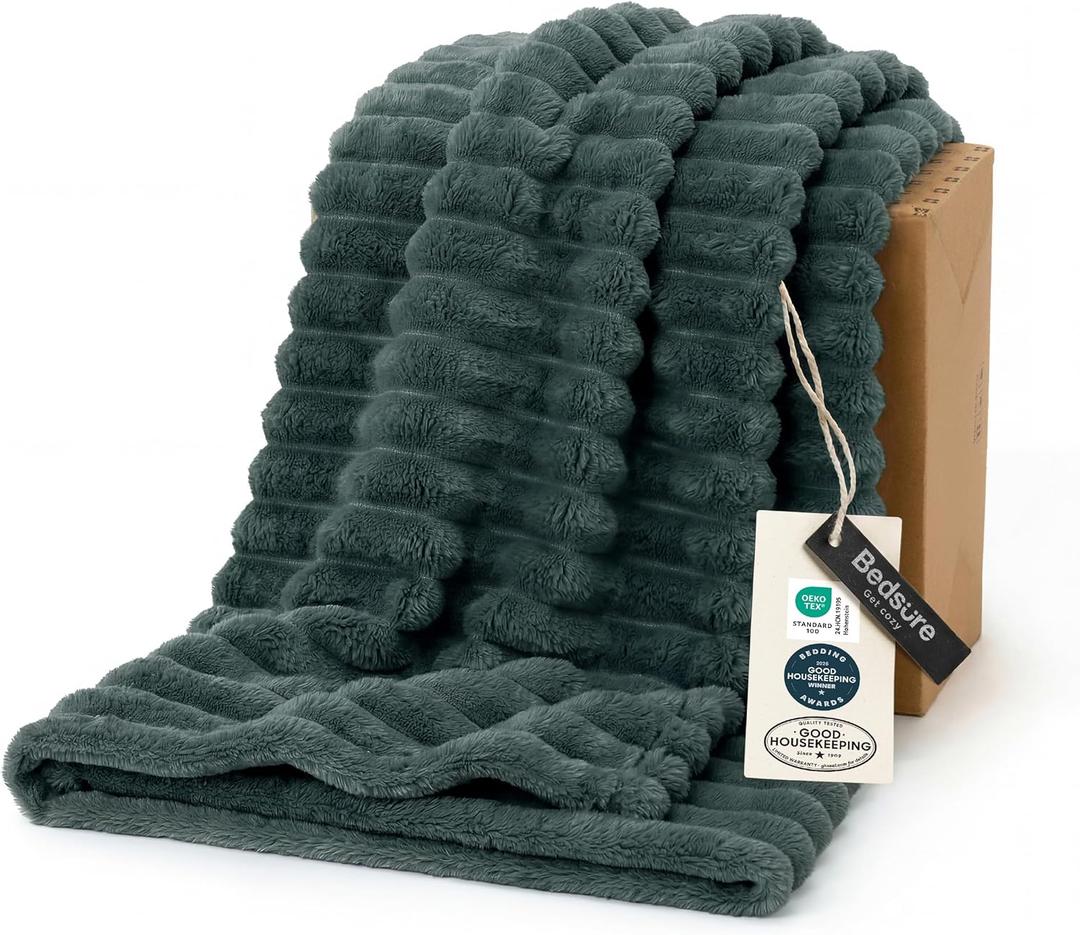 Bedsure GentleSoft Mallard Green Fleece Blanket for Couch - Cozy Soft Blankets for Women, Cute Small Throws for Girls, 60x80 Inches (Twin)