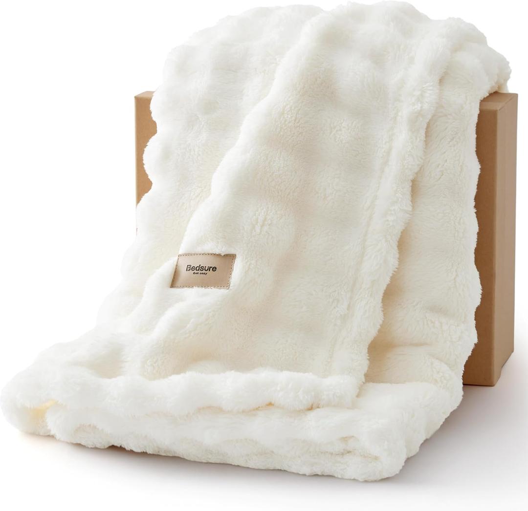 Bedsure 3D Bubble King Throw Blanket for Bed - White Mothers Gifts Day Blanket for Sofa Room Decor - Luxury Soft Cozy Gifts for Women Girls, Lightweight, All Seasons, Off White, 108"90"