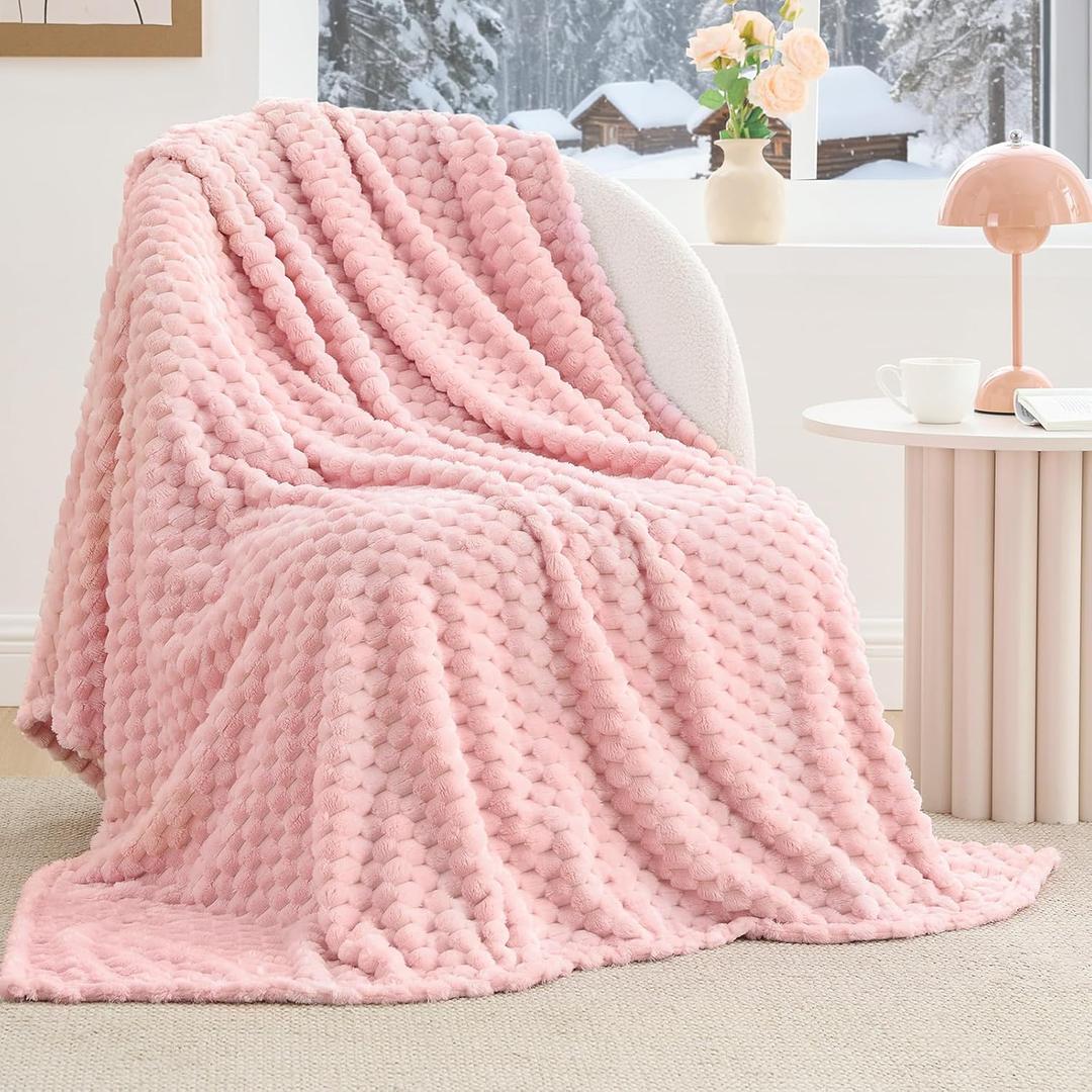 BEDELITE Valentine Day Fleece Decorative Blanket - 3D Jacquard Pink Throw Blankets for Women's Couch & Bed, Soft and Cozy Warm Plush Fluffy Blanket, Cute Birthday Gift for Women, 50x60 Inches